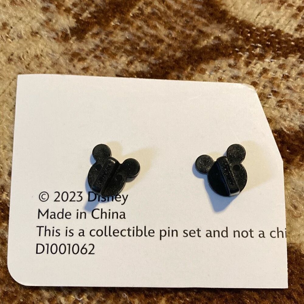 Disney Storybook Classics 100 Beauty And The Beast Belle LE 2300 Pin - Picture 2 of 4